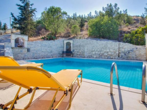 Отель Luxurious Villa in Malades Crete with Swimming Pool  Агиос Силлас